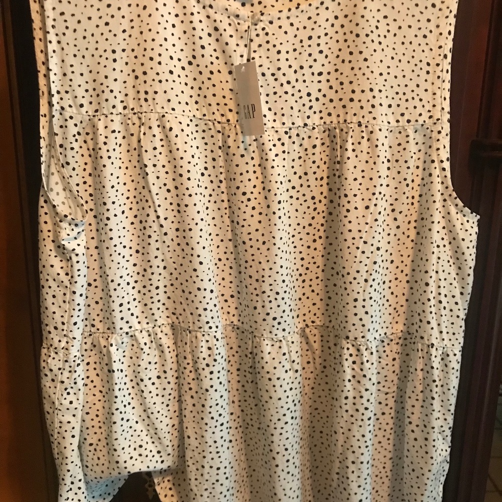 Gap Women’s XL Sleeveless Ruffled Top
